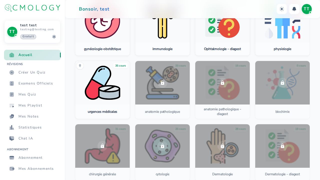 Tableau de bord avec modules verrouillés — icône cadenas sur les matières réservées
